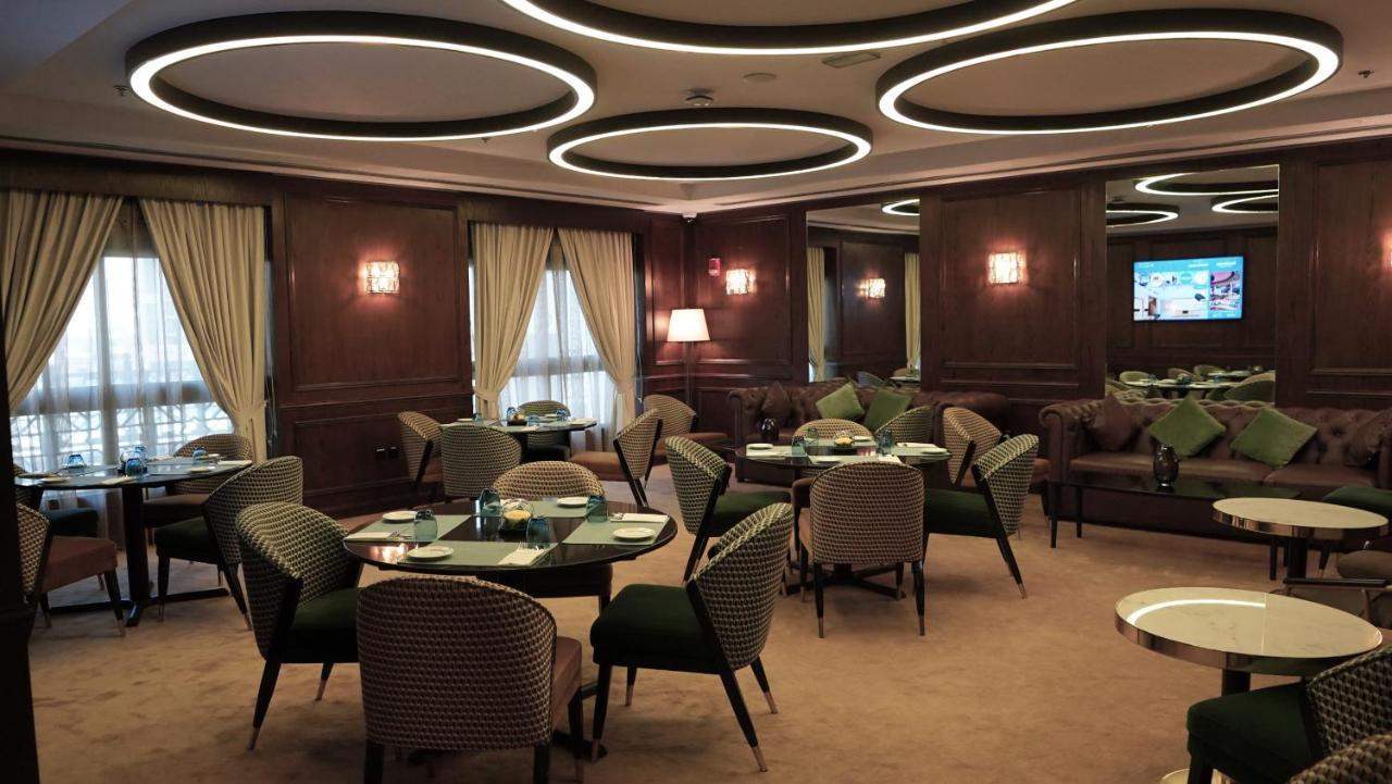 Barcelo Al Jaddaf, Dubai Hotel Exterior photo The interior of the restaurant